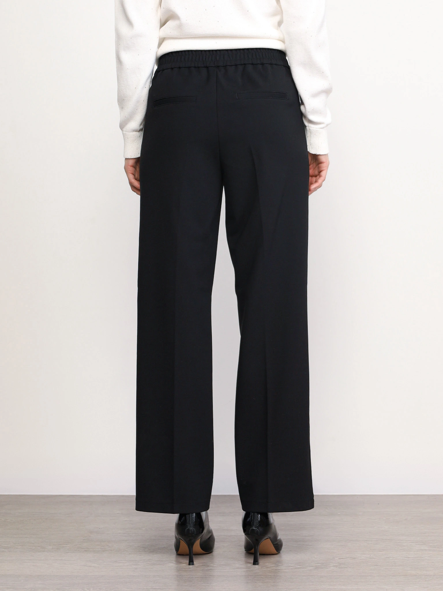 Брюки черного цвета из смесовой вискозы